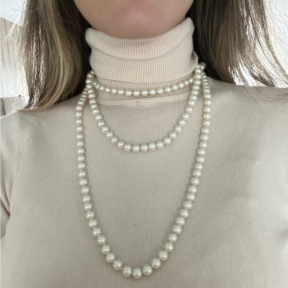 Elegant Long Aldo Pearls Necklace - High-Quality & Timeless Accessory - Picture 4 of 5